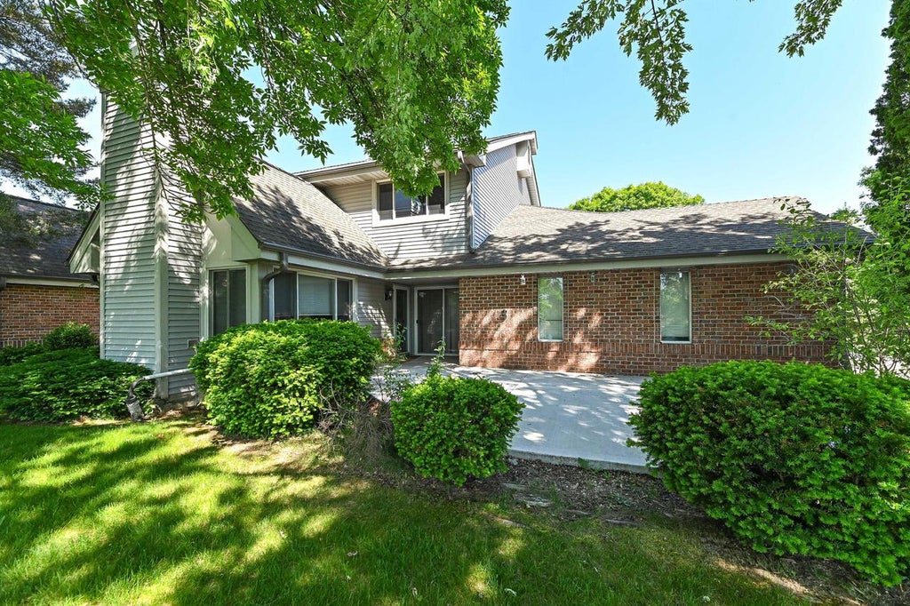 Photo of 13526 W Fountain COURT, New Berlin, WI 53151 (MLS # 1967067)