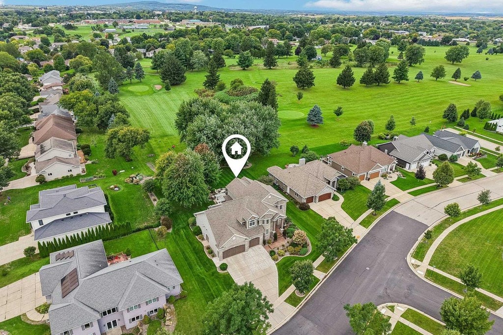 Photo of 416 S Brookwood DRIVE, Mount Horeb, WI 53572 (MLS # 2032485)