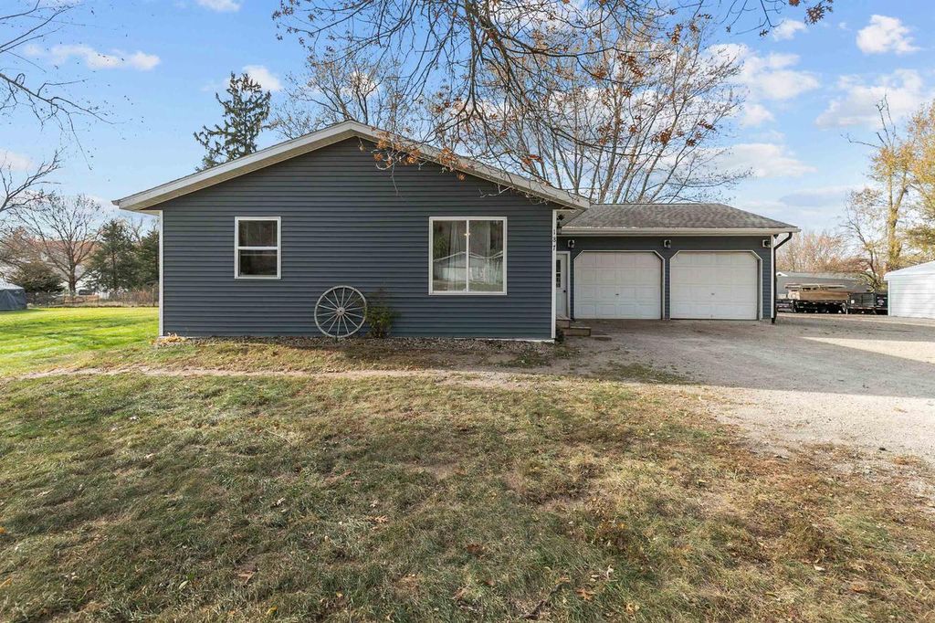 Photo of 187 Greenwood STREET, Berlin, WI 54923 (MLS # 50318115)