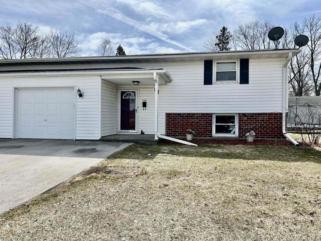 Photo of 703 Helena STREET, De Pere, WI 54115 (MLS # 50323042)