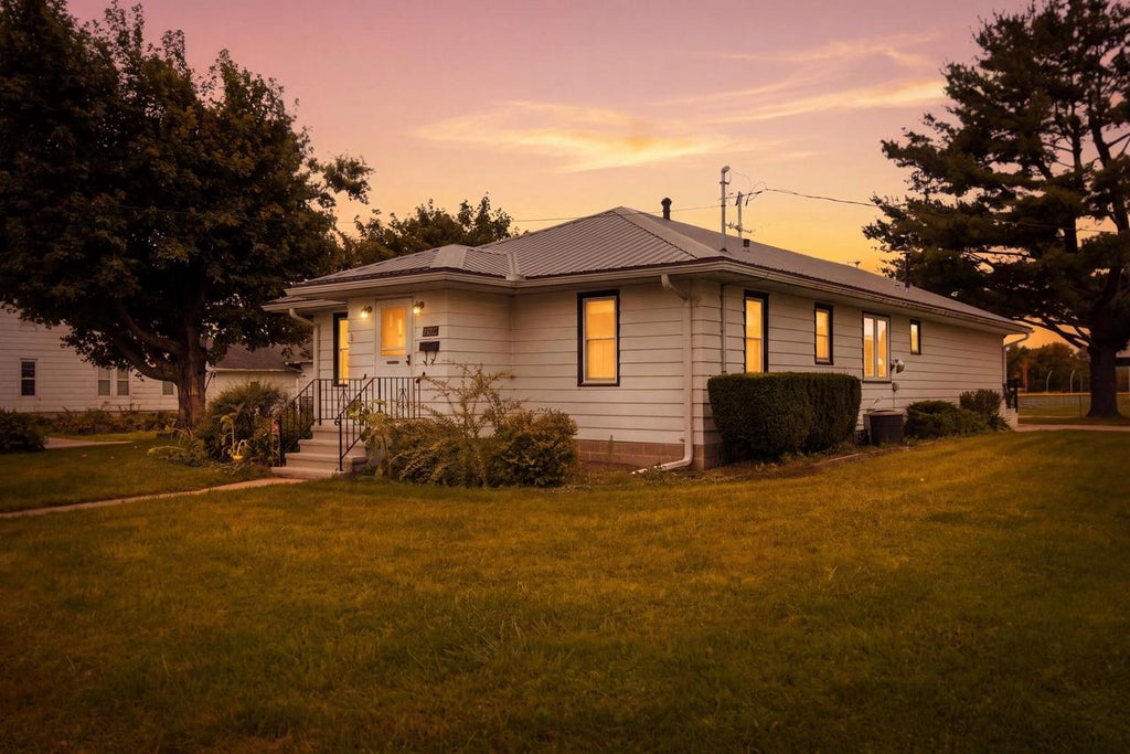 Photo of 1403 Academy STREET, Elroy, WI 53929 (MLS # 1977744)