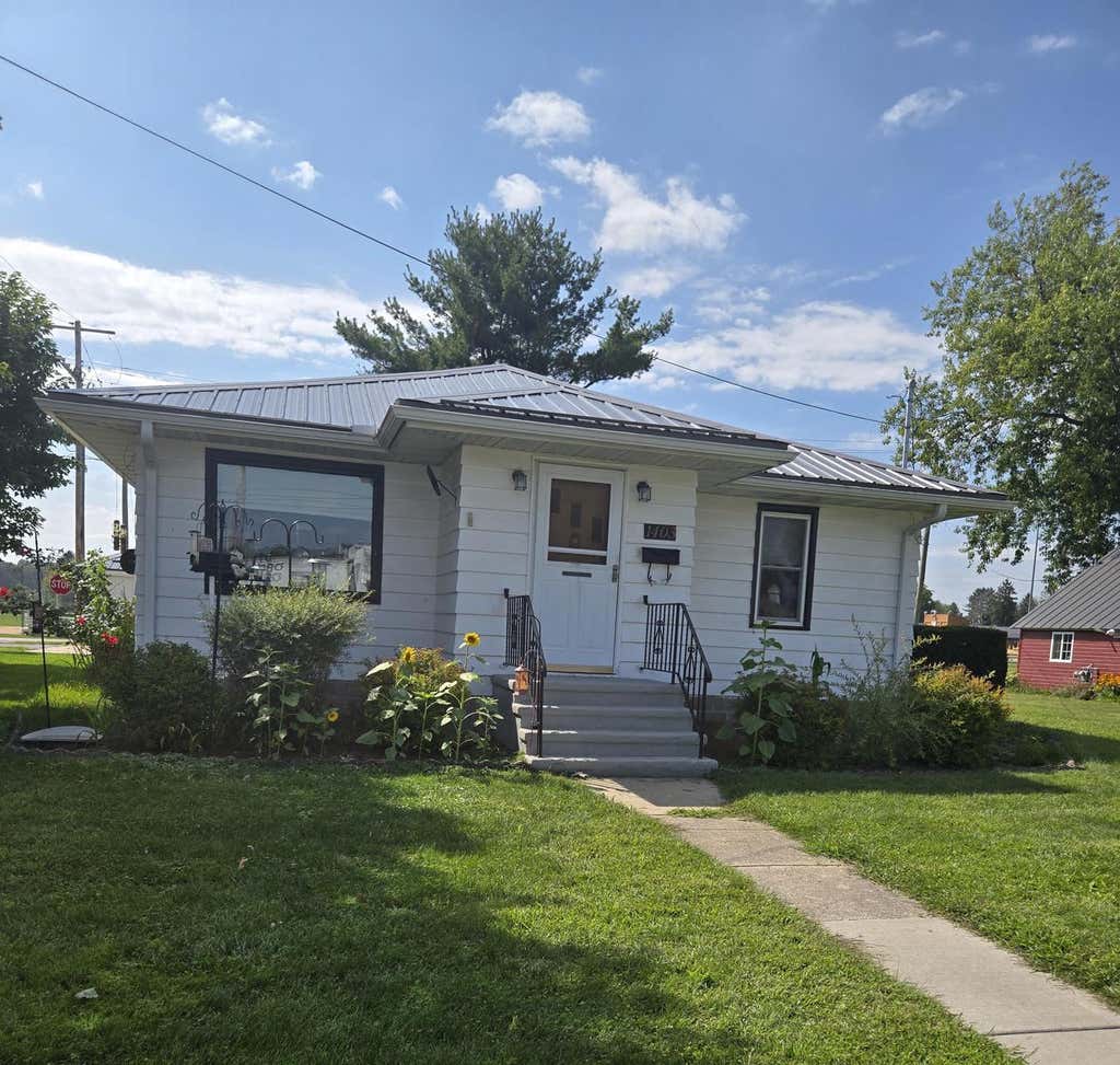 Photo of 1403 Academy STREET, Elroy, WI 53929 (MLS # 1977744)