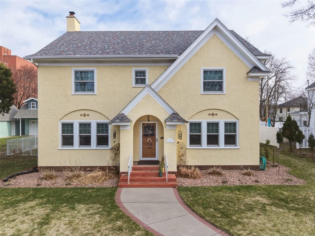 Photo of 212 Mckinley AVENUE, Eau Claire, WI 54701 (MLS # 1600092)