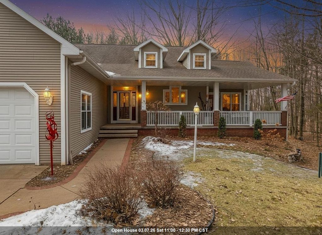 Photo of 3877 Sandhill DRIVE, Pulaski, WI 15310 (MLS # 50321757)