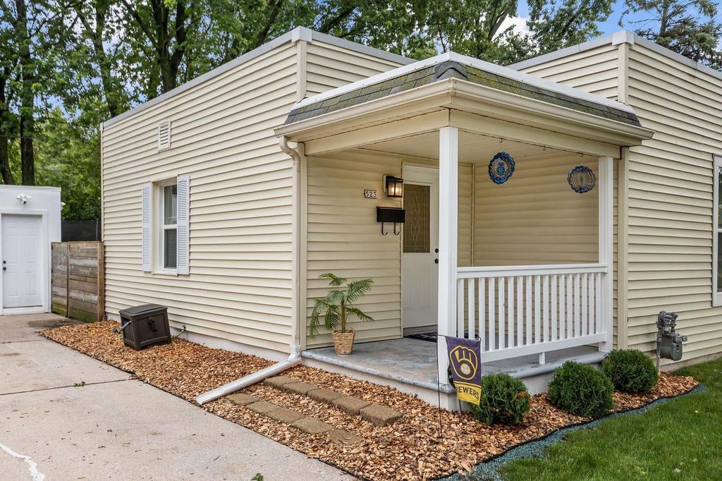 Photo of 523 S Erie STREET, De Pere, WI 54115 (MLS # 50329024)