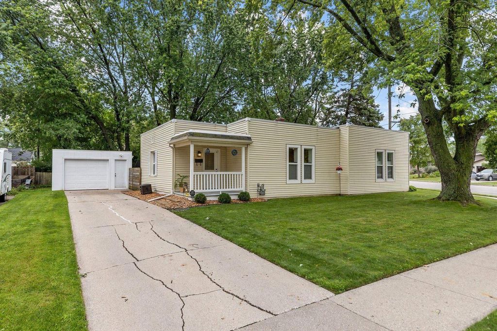 Photo of 523 S Erie STREET, De Pere, WI 54115 (MLS # 50329024)