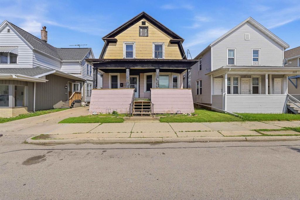 Photo of 335 S Main STREET, Fond Du Lac, WI 54935 (MLS # 50325744)