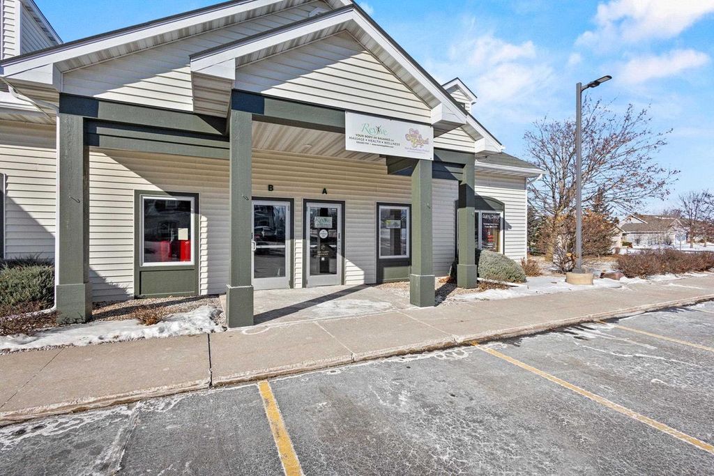 Photo of W7007 Parkview DRIVE #1, Greenville, WI 54942 (MLS # 50320601)