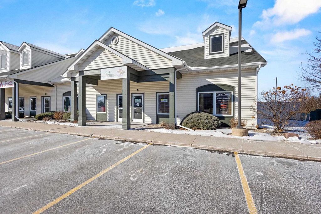 Photo of W7007 Parkview DRIVE #1, Greenville, WI 54942 (MLS # 50320601)