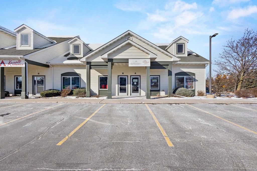 Photo of W7007 Parkview DRIVE #1, Greenville, WI 54942 (MLS # 50320601)