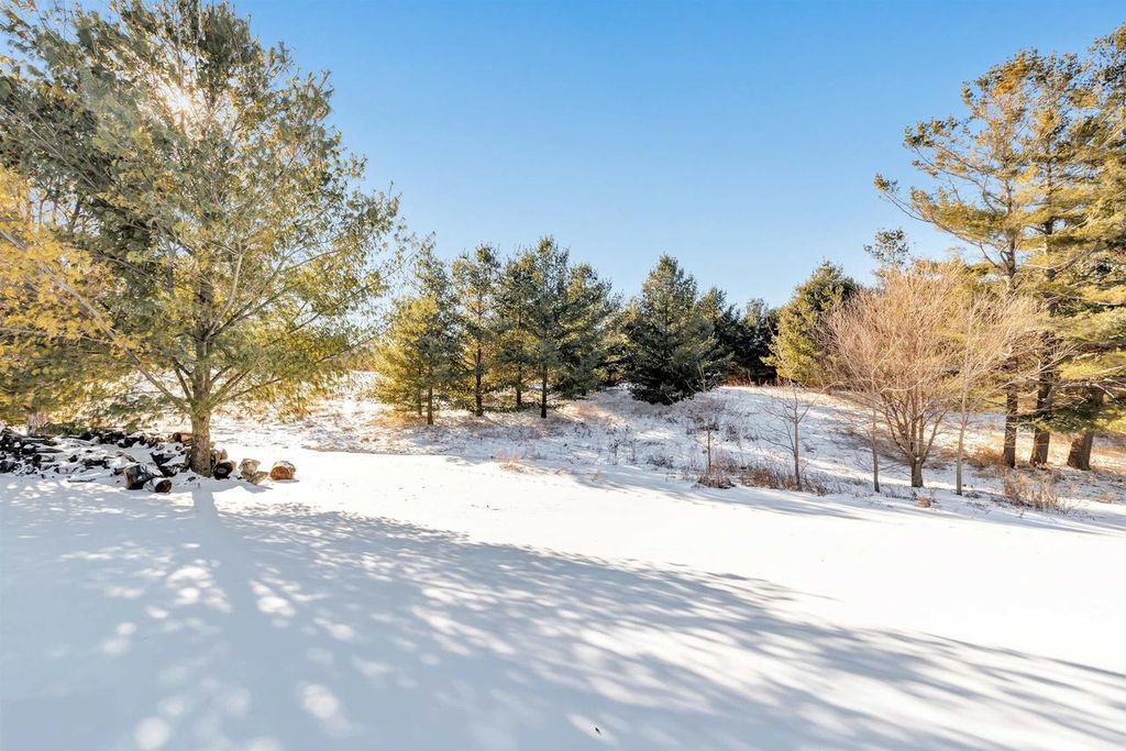 Photo of 4224 Cth Pp, De Pere, WI 54115 (MLS # 50320222)