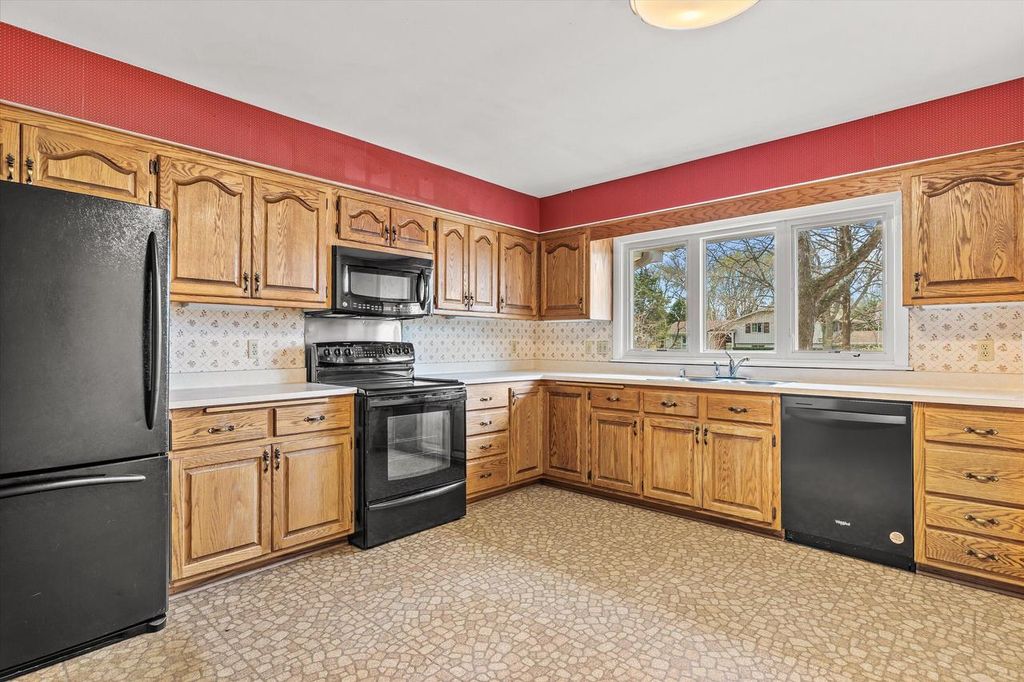 Photo of 12750 Green Meadow PLACE, Elm Grove, WI 53122 (MLS # 1958211)