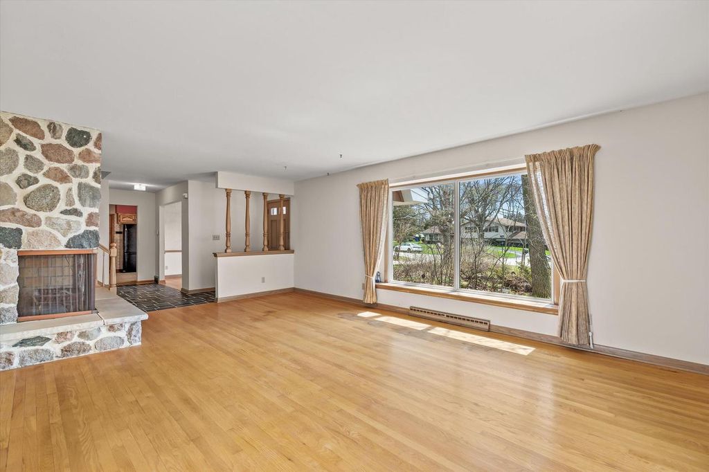 Photo of 12750 Green Meadow PLACE, Elm Grove, WI 53122 (MLS # 1958211)