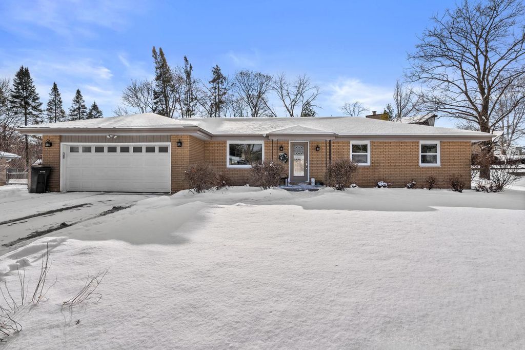 Photo of 2621 S Seymour PLACE, West Allis, WI 53227 (MLS # 1947360)