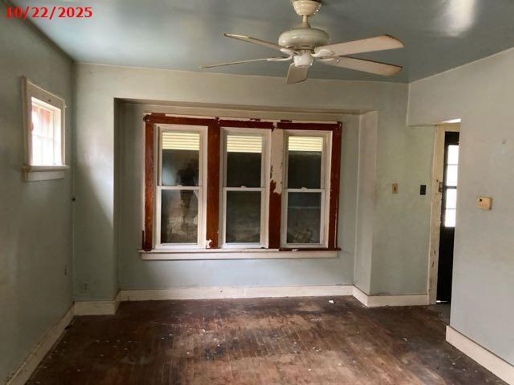 Photo of 2708 S 20th STREET, Milwaukee, WI 53215 (MLS # 1937555)