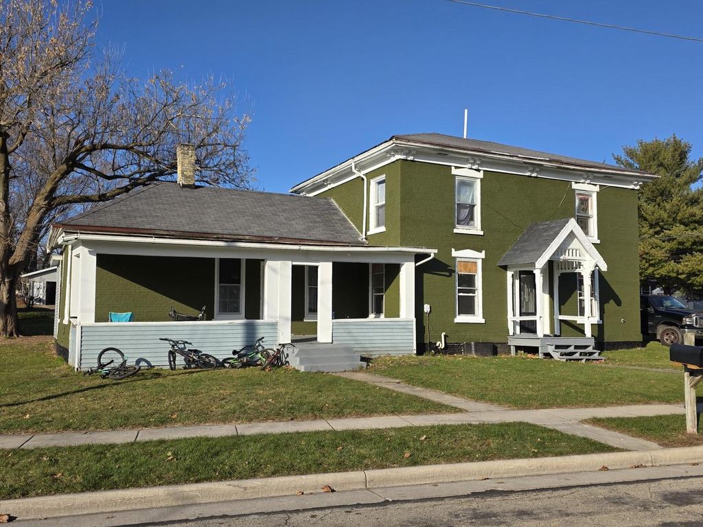 Photo of 401 S College AVENUE, Fox Lake, WI 53933 (MLS # 1944796)