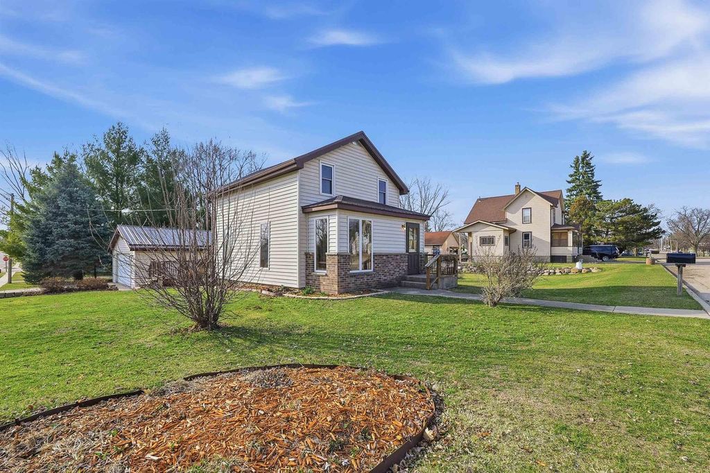 Photo of 313 S Depot STREET, Fox Lake, WI 53933 (MLS # 2019936)