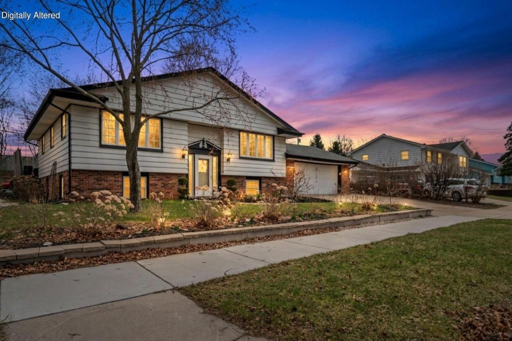 Photo of 605 Juniper COURT, West Bend, WI 53095 (MLS # 1959883)