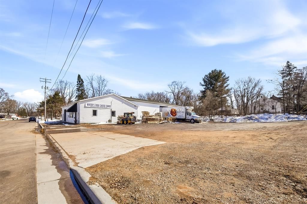 Photo of 15 E Walnut STREET, Chippewa Falls, WI 54729 (MLS # 1599283)