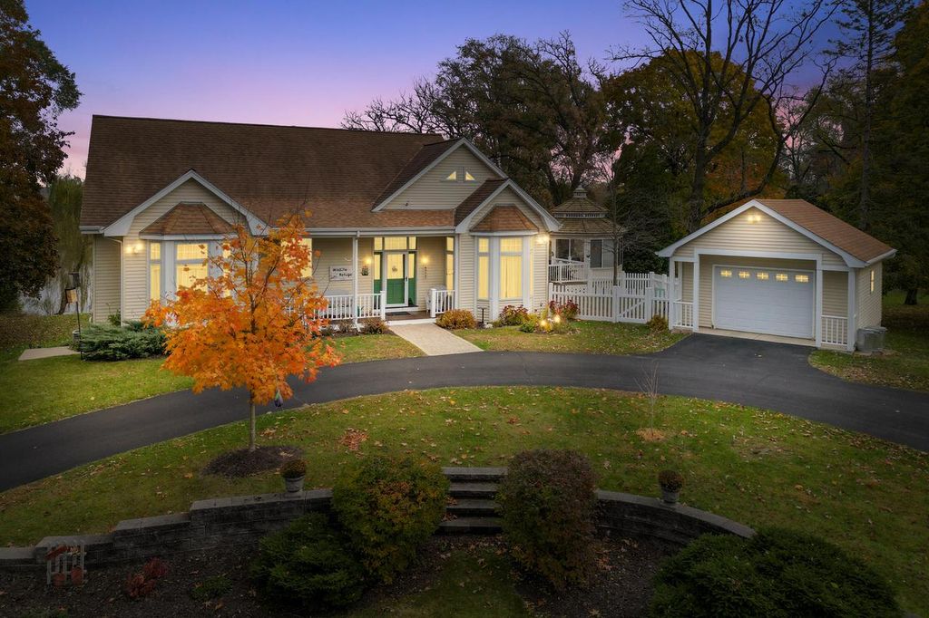 Photo of S87W29868 Leppin COURT, Mukwonago, WI 53149 (MLS # 1943649)