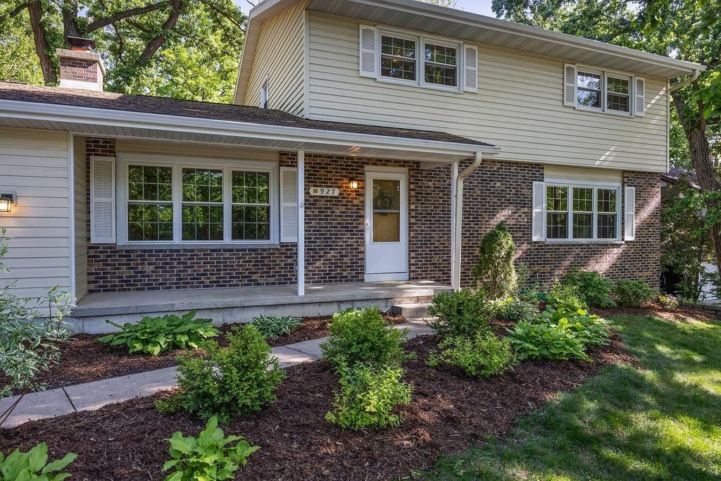 Photo of 927 Camp Fire DRIVE, Sun Prairie, WI 53590 (MLS # 2024721)