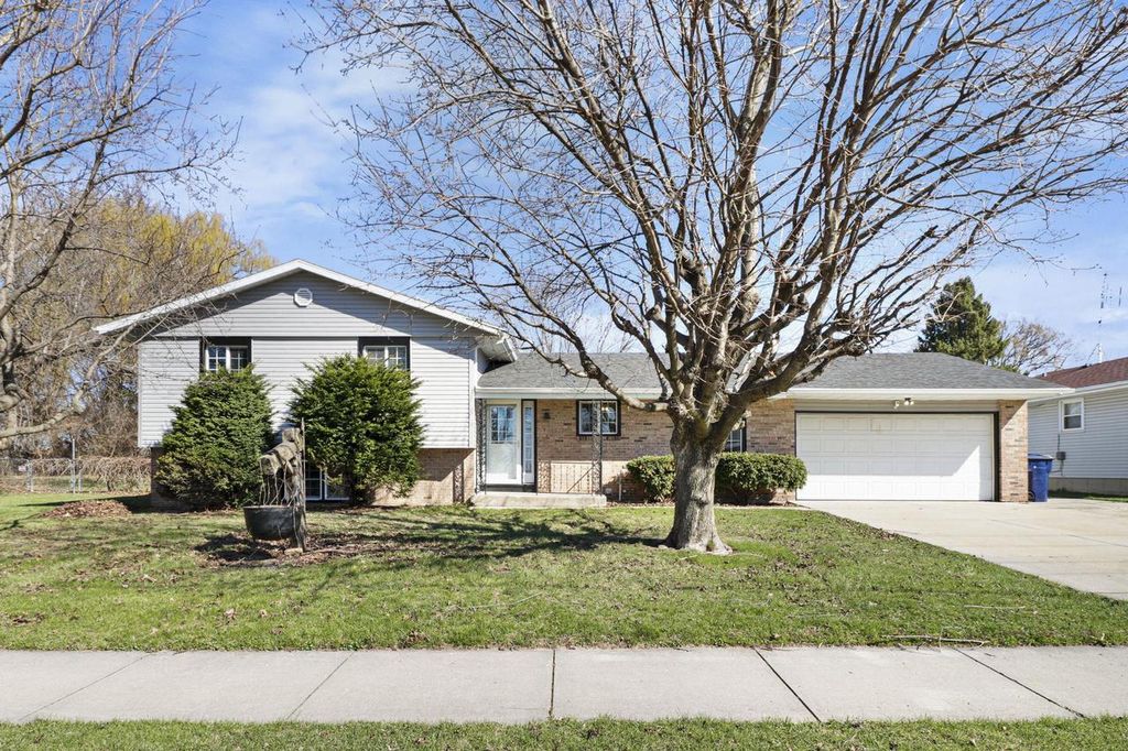 Photo of 2508 Rockport ROAD, Janesville, WI 53548 (MLS # 2020320)