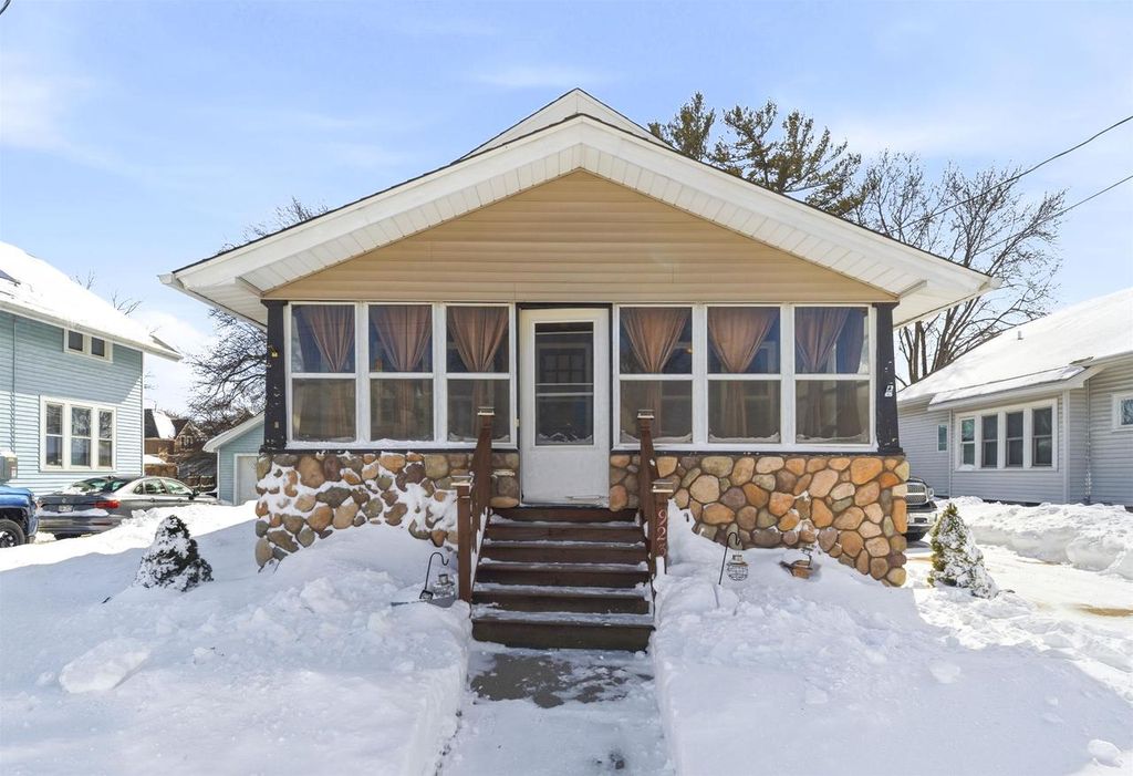 Photo of 923 W Elsie STREET, Appleton, WI 54913 (MLS # 50322391)