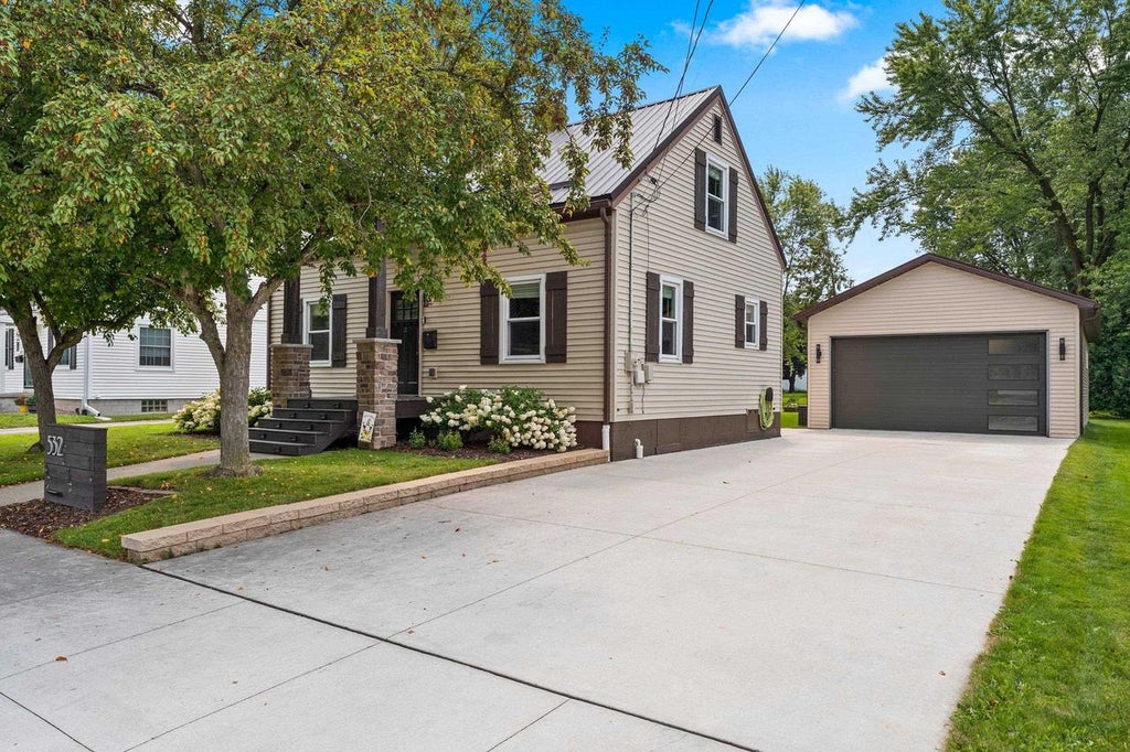 Photo of 532 Robbins STREET, Seymour, WI 54165 (MLS # 50330693)