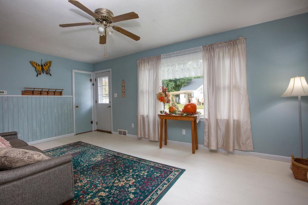 Photo of 4015 S Fohr DRIVE, New Berlin, WI 53151 (MLS # 1944965)