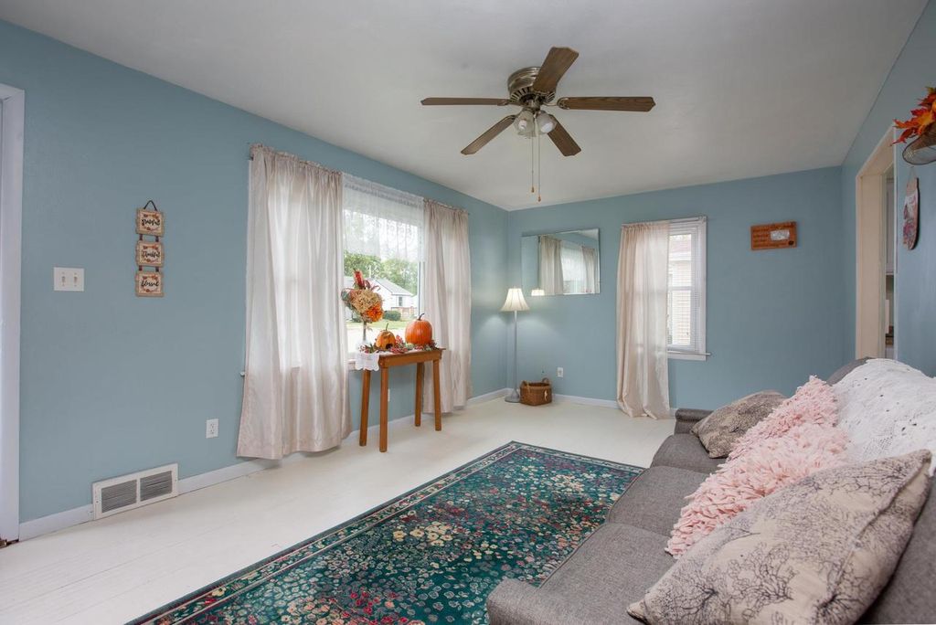 Photo of 4015 S Fohr DRIVE, New Berlin, WI 53151 (MLS # 1944965)