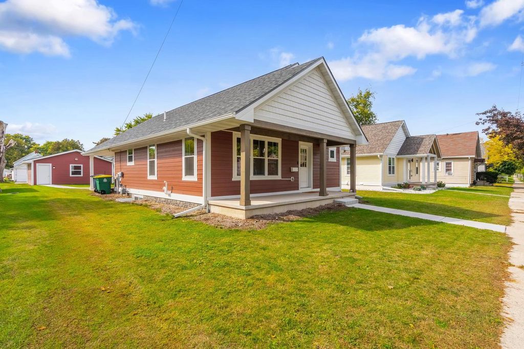 Photo of 1164 Day STREET, Green Bay, WI 54302 (MLS # 50316469)