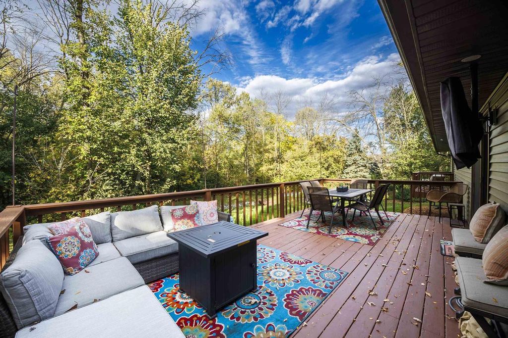 Photo of 2389 Curtis COURT, Green Bay, WI 54311 (MLS # 50315035)