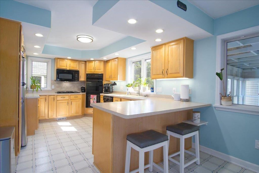 Photo of 238 Kensington DRIVE, Madison, WI 53704 (MLS # 2022107)
