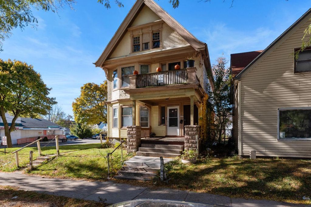 Photo of 2905 N 16th STREET #2907, Milwaukee, WI 53206 (MLS # 1941864)