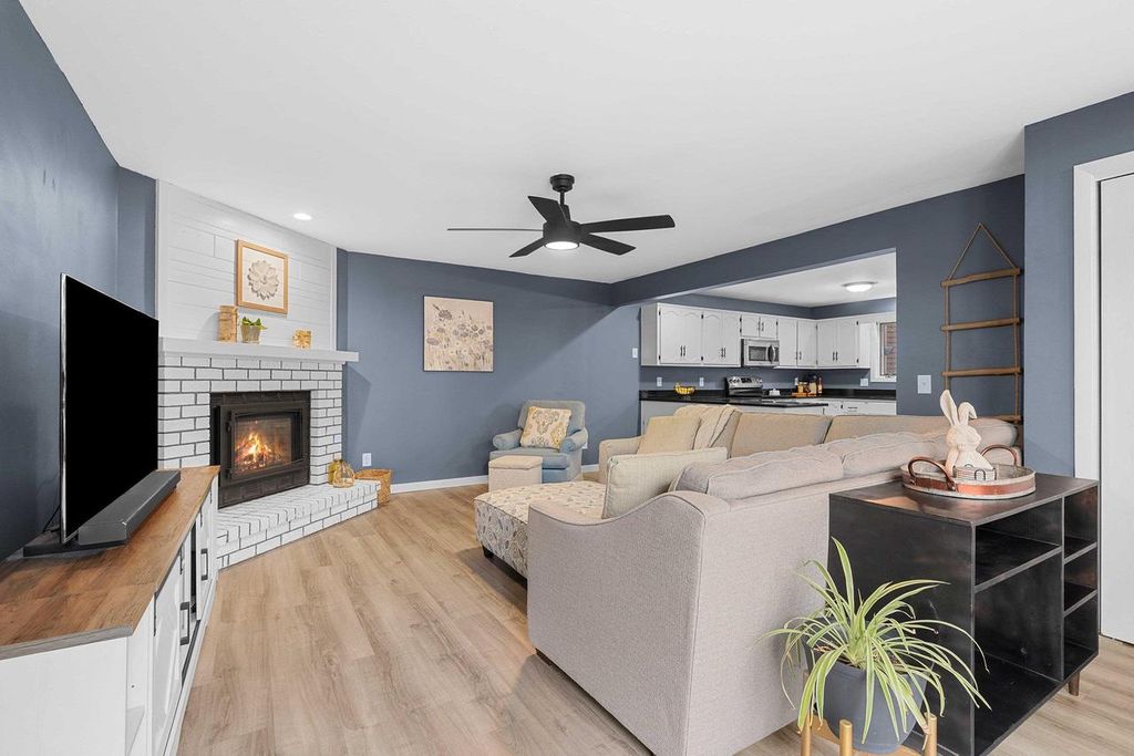 Photo of 921 E Windfield PLACE #A, Appleton, WI 54911 (MLS # 50322374)