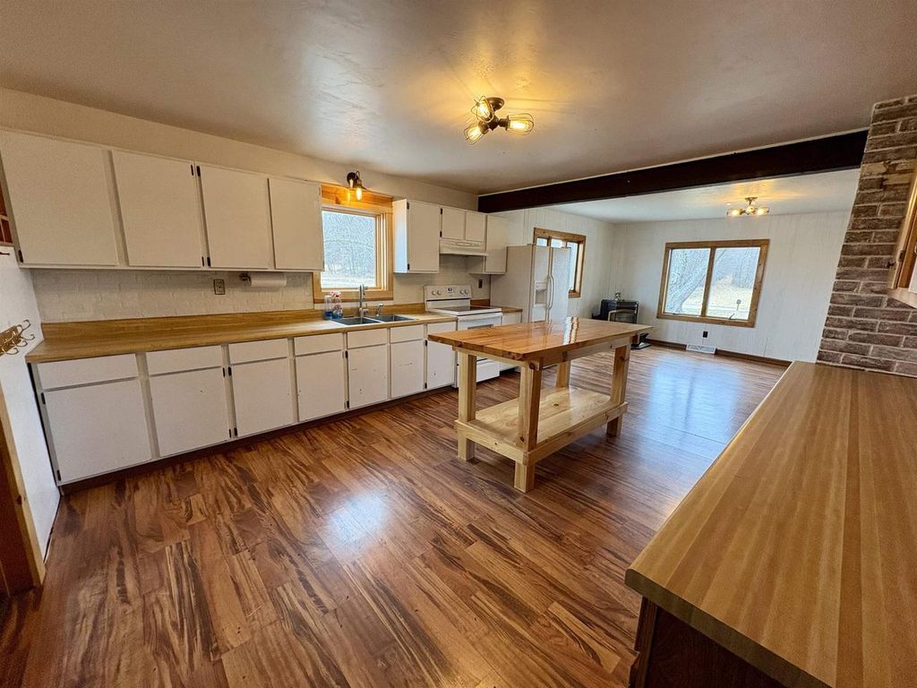 Photo of W10349 Valley View ROAD, Shawano, WI 54166 (MLS # 50318575)