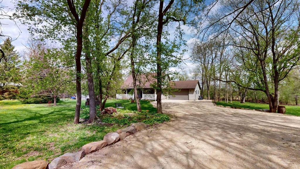 Photo of N920 US Highway 12, Fort Atkinson, WI 53538 (MLS # 2021661)