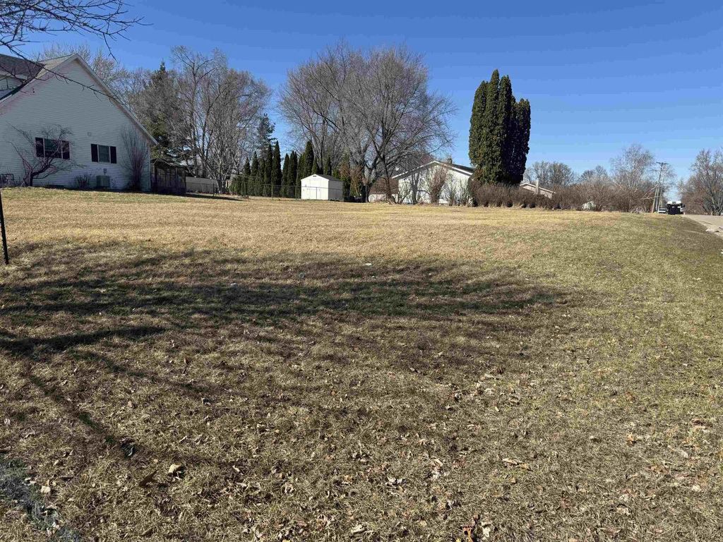 Photo of 2101 Roosevelt AVENUE, Beloit, WI 53511 (MLS # 2018050)