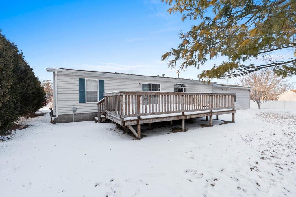 Photo of 424 Carrie Lynn AVENUE, Algoma, WI 54201 (MLS # 50320563)