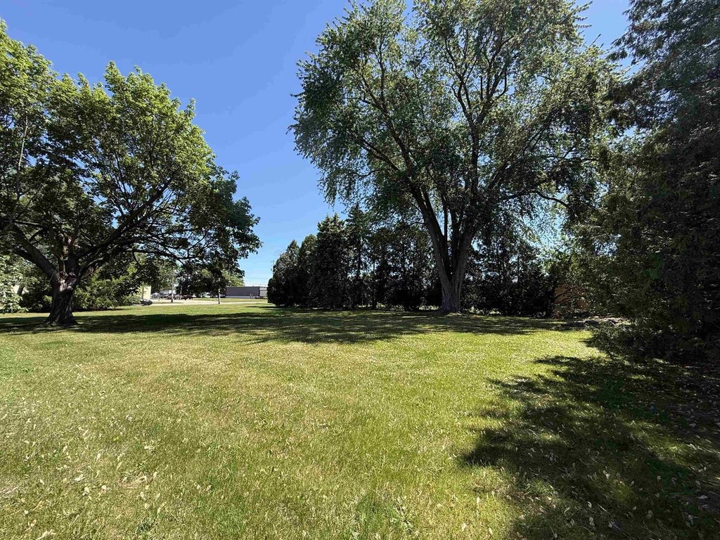 Photo of 817 Witzel AVENUE, Oshkosh, WI 54902 (MLS # 50330558)