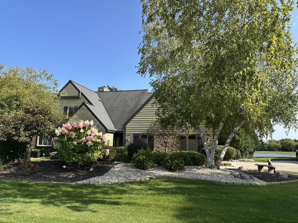 Photo of 2627 W Lake Isle DRIVE, Mequon, WI 53092 (MLS # 1934657)