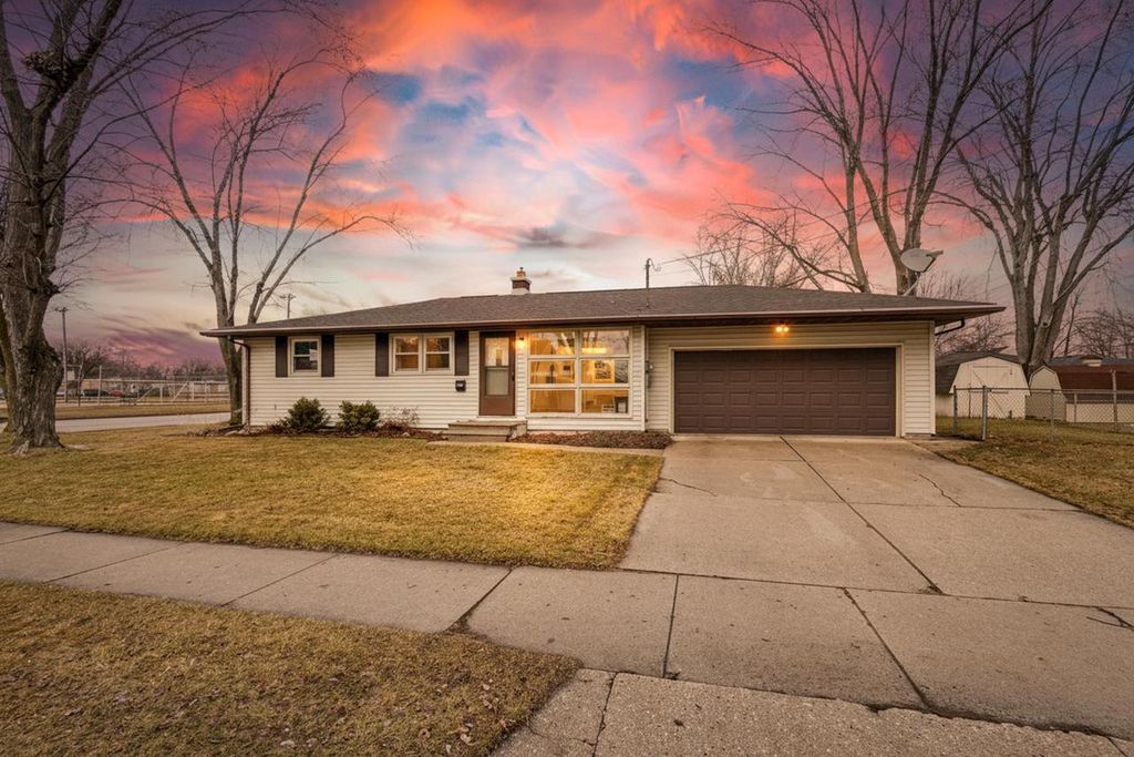 Photo of 1062 Liberty STREET, Green Bay, WI 54304 (MLS # 50322213)