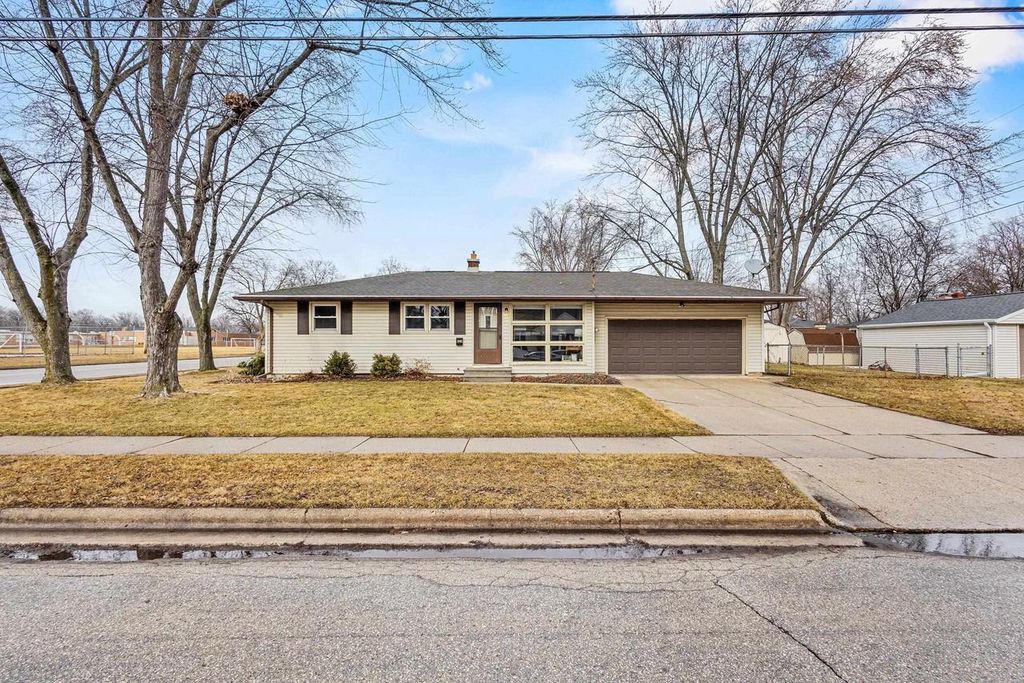 Photo of 1062 Liberty STREET, Green Bay, WI 54304 (MLS # 50322213)