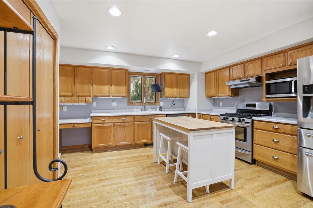 Photo of 1974 Jan AVENUE, Waukesha, WI 53188 (MLS # 1957509)