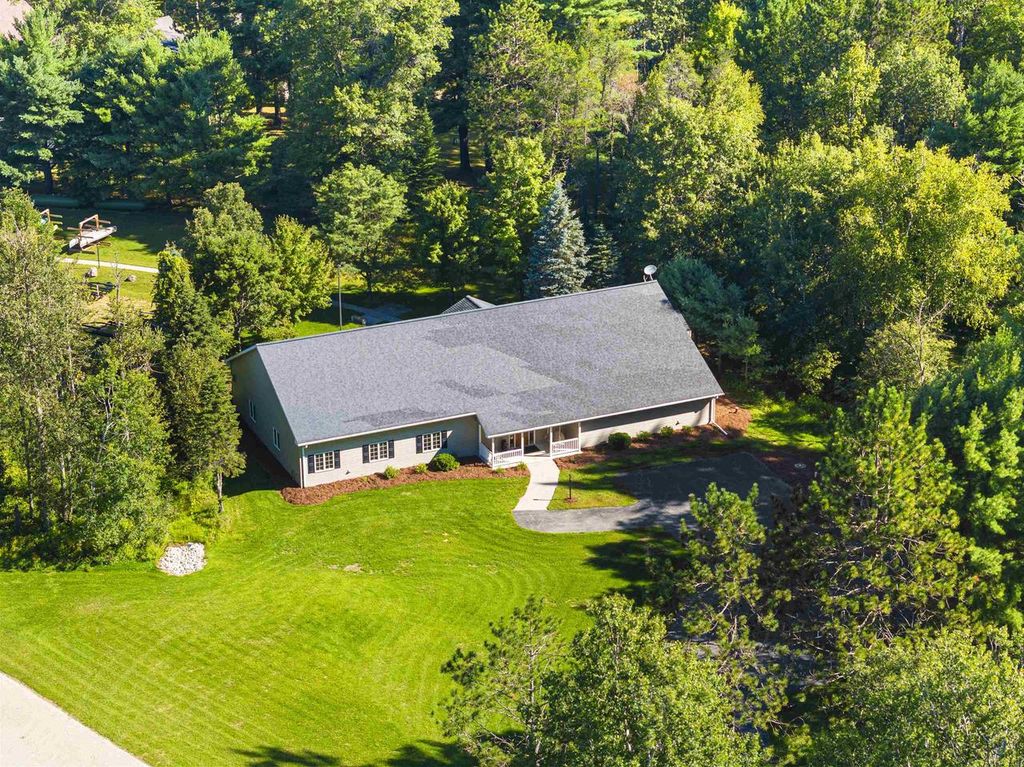 Photo of N10909 Peshtigo River LANE, Crivitz, WI 54114 (MLS # 50325309)
