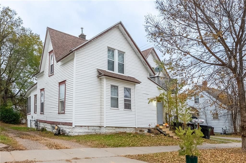 Photo of 708 Jones STREET #1 &amp; 1/2, Eau Claire, WI 54701 (MLS # 1597042)