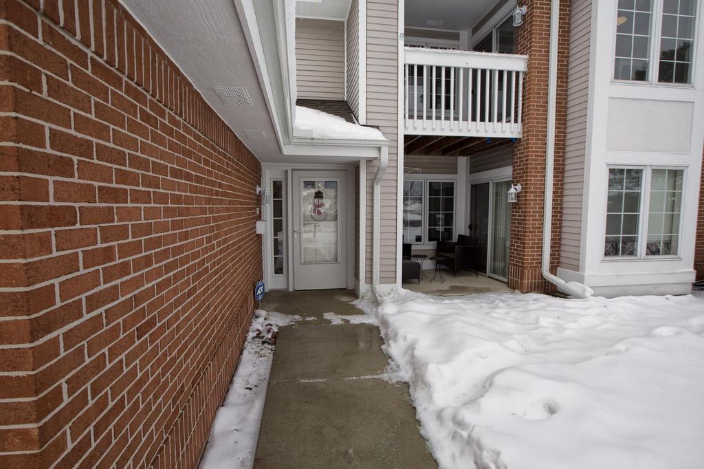 Photo of 8991 Woodbridge DRIVE, Greendale, WI 53129 (MLS # 1945037)