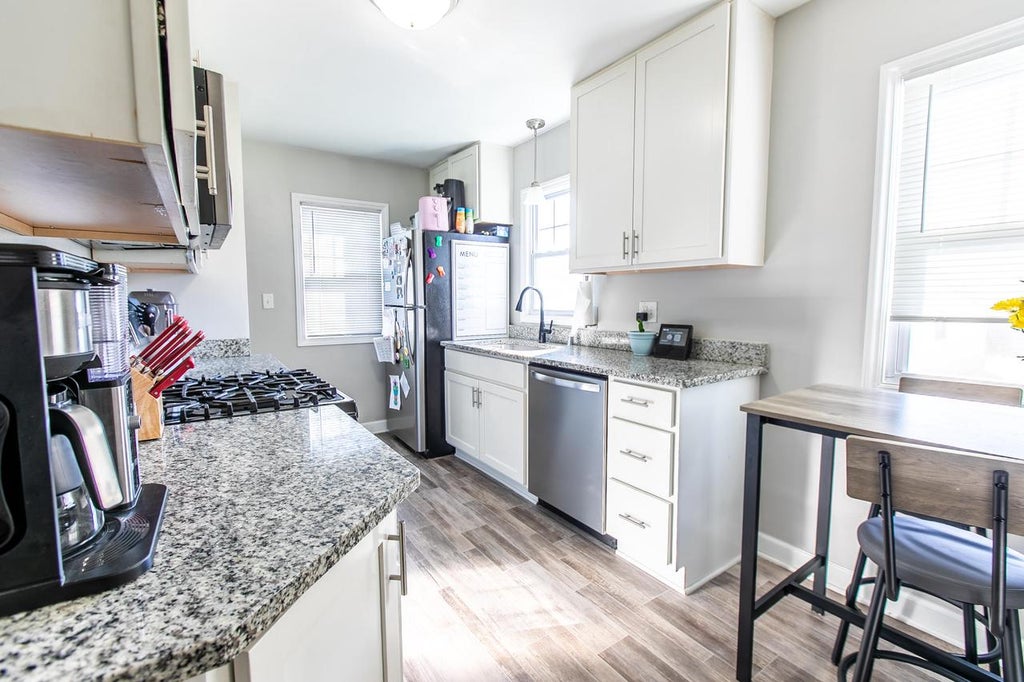 Photo of 5512 37th AVENUE, Kenosha, WI 53144 (MLS # 1978713)