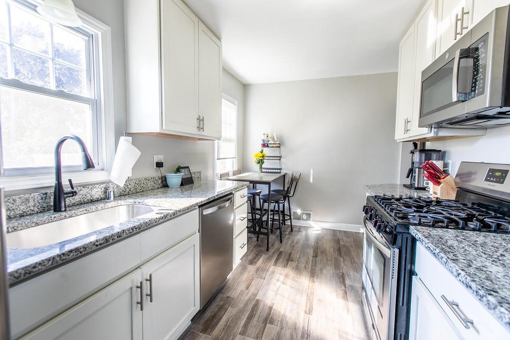 Photo of 5512 37th AVENUE, Kenosha, WI 53144 (MLS # 1978713)