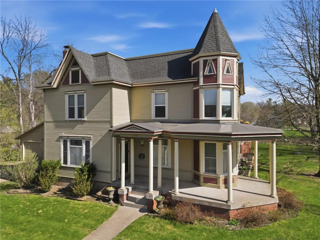 Photo of 435 Jefferson STREET, Eau Claire, WI 54701 (MLS # 7058101)